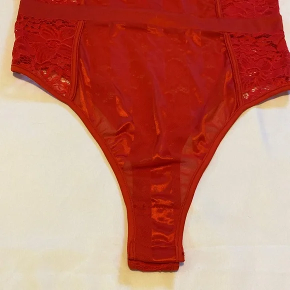 🎀 5/$20 🎀 PrettyLittleThing Shape Red Lace Bodysuit size 10 - Picture 6 of 16